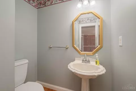 Bath - 6258 Eagle Point Dr, Hamilton, OH 45011 photo 1 of 3