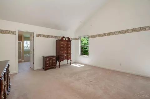 Bedroom - 6258 Eagle Point Dr, Hamilton, OH 45011 photo 2 of 3