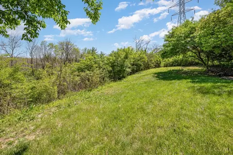 Exterior - 6258 Eagle Point Dr, Hamilton, OH 45011 photo 8 of 11