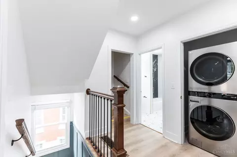 Entry Way - 2724 Minot Ave, Cincinnati, OH 45209 photo 3 of 4