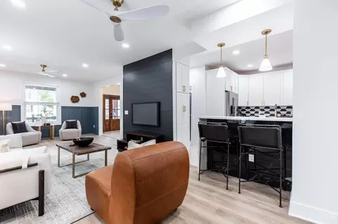 Living - 2724 Minot Ave, Cincinnati, OH 45209 photo 4 of 4