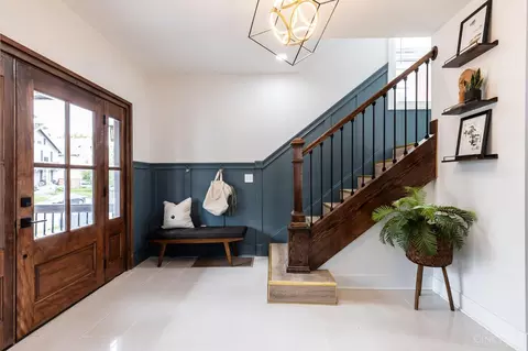 Entry Way - 2724 Minot Ave, Cincinnati, OH 45209 photo 2 of 4