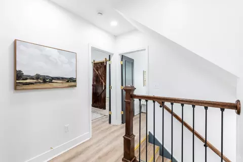 Entry Way - 2724 Minot Ave, Cincinnati, OH 45209 photo 4 of 4