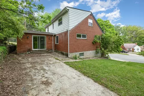 1682 Ashbrook Dr, Cincinnati, OH 45238 photo 14