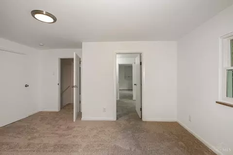 1682 Ashbrook Dr, Cincinnati, OH 45238 photo 10