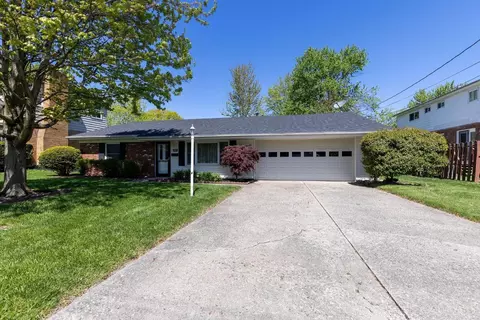 694 Daphne Ct, Forest Park, OH 45240