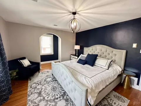 Bedroom - 3303 Lambert Pl, Cincinnati, OH 45208 photo 1 of 6