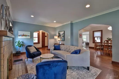Living - 3303 Lambert Pl, Cincinnati, OH 45208 photo 1 of 6