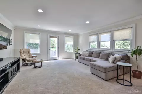 Living - 3303 Lambert Pl, Cincinnati, OH 45208 photo 5 of 6