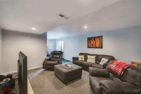 Living - 6480 Copperleaf Ln, Cincinnati, OH 45230 photo 3 of 3