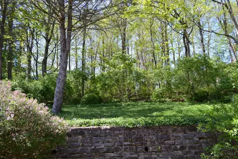 Exterior - 861 Eaglesknoll Ct, Cincinnati, OH 45230 photo 6 of 10