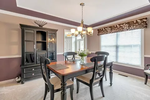 Dining - 861 Eaglesknoll Ct, Cincinnati, OH 45230 photo 2 of 2