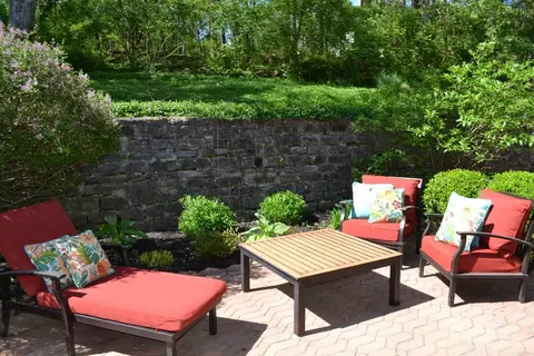 Exterior - 861 Eaglesknoll Ct, Cincinnati, OH 45230 photo 9 of 10