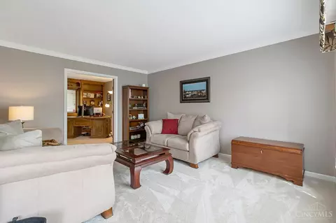 Living - 861 Eaglesknoll Ct, Cincinnati, OH 45230 photo 1 of 4