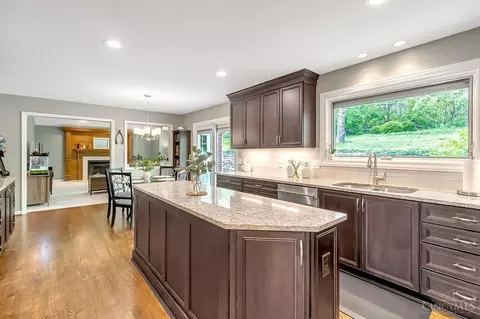 Kitchen - 861 Eaglesknoll Ct, Cincinnati, OH 45230 photo 1 of 6