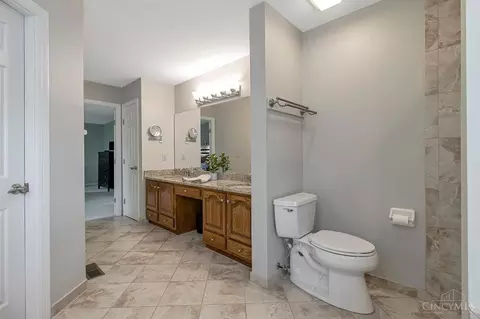 Bath - 861 Eaglesknoll Ct, Cincinnati, OH 45230 photo 4 of 6