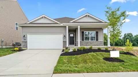 1824 Snowy Ln, Oxford, OH 45056