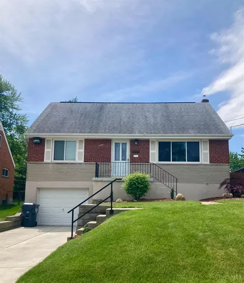 5345 Plumridge Rd, Cincinnati, OH 45238