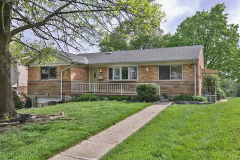 5517 Goldcrest Dr, Cincinnati, OH 45238