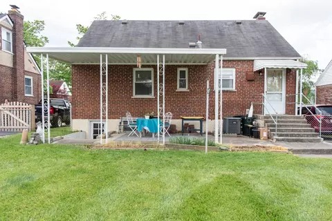 Exterior - 736 Maple Dr, Reading, OH 45215 photo 4 of 8