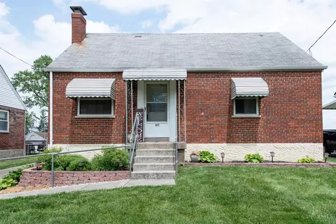 736 Maple Dr, Reading, OH 45215
