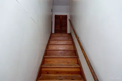 Entry Way - 736 Maple Dr, Reading, OH 45215 photo 1 of 1