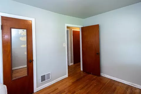 Bedroom - 736 Maple Dr, Reading, OH 45215 photo 2 of 6