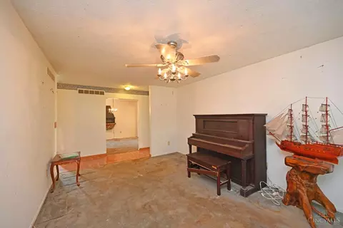 8340 Vicksburg Dr, Cincinnati, OH 45249 photo 12