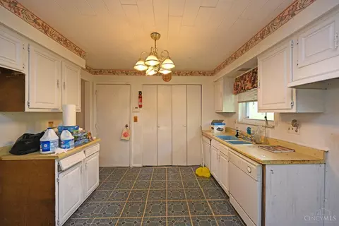 8340 Vicksburg Dr, Cincinnati, OH 45249 photo 19