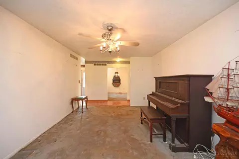 8340 Vicksburg Dr, Cincinnati, OH 45249 photo 11