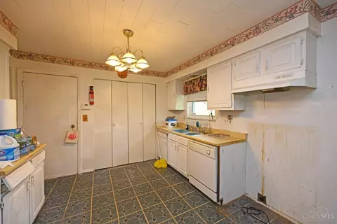 8340 Vicksburg Dr, Cincinnati, OH 45249 photo 20