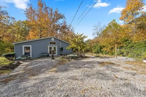Exterior - 717 Bradbury Rd, Cincinnati, OH 45245 photo 4 of 8