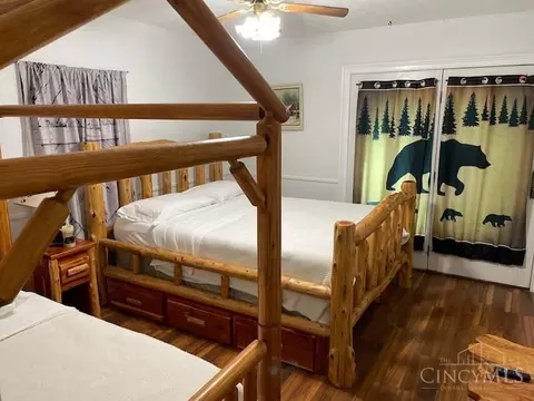 Bedroom - 717 Bradbury Rd, Cincinnati, OH 45245 photo 2 of 3