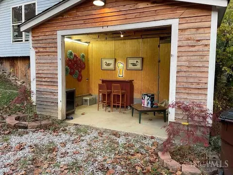 Exterior - 717 Bradbury Rd, Cincinnati, OH 45245 photo 5 of 8