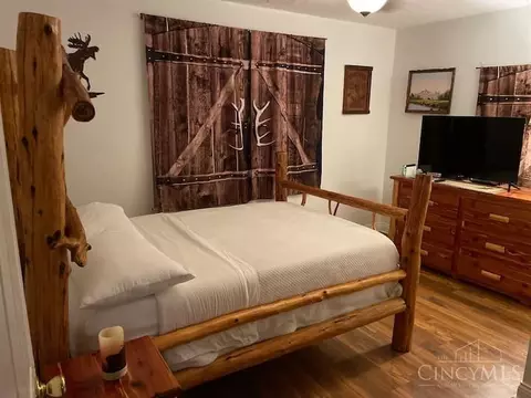 Bedroom - 717 Bradbury Rd, Cincinnati, OH 45245 photo 3 of 3