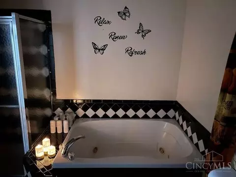 Bath - 717 Bradbury Rd, Cincinnati, OH 45245 photo 2 of 2