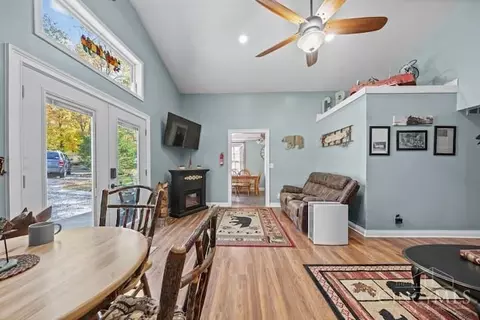 Dining - 717 Bradbury Rd, Cincinnati, OH 45245 photo 1 of 3