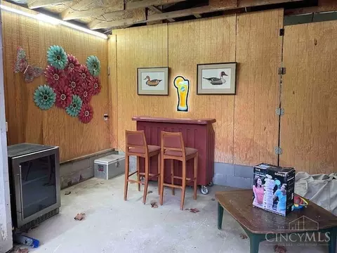 Dining - 717 Bradbury Rd, Cincinnati, OH 45245 photo 3 of 3