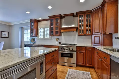 Kitchen - 930 Edwards Rd, Cincinnati, OH 45208 photo 3 of 5