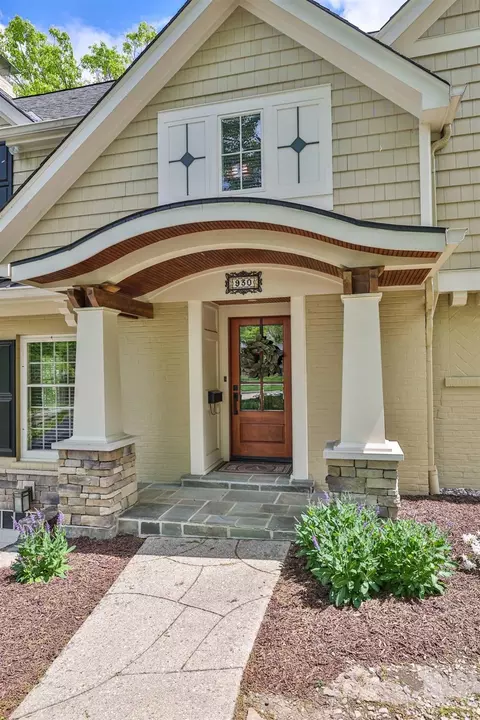Exterior - 930 Edwards Rd, Cincinnati, OH 45208 photo 3 of 18