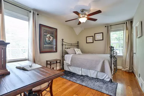 Bedroom - 930 Edwards Rd, Cincinnati, OH 45208 photo 5 of 5