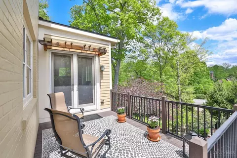 Exterior - 930 Edwards Rd, Cincinnati, OH 45208 photo 5 of 18