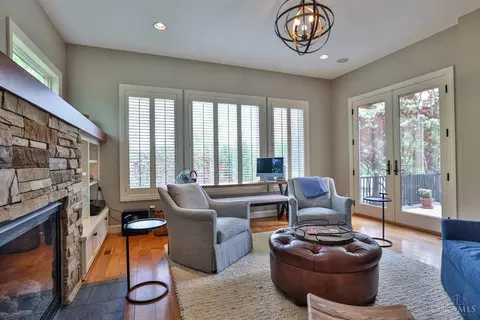 Living - 930 Edwards Rd, Cincinnati, OH 45208 photo 8 of 10