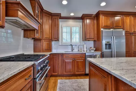 Kitchen - 930 Edwards Rd, Cincinnati, OH 45208 photo 2 of 5