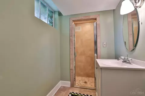 Bath - 930 Edwards Rd, Cincinnati, OH 45208 photo 5 of 5