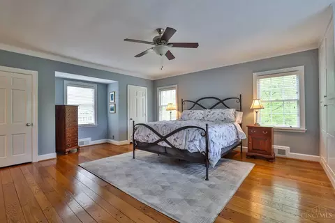 Bedroom - 930 Edwards Rd, Cincinnati, OH 45208 photo 1 of 5