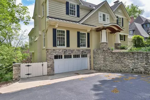 Exterior - 930 Edwards Rd, Cincinnati, OH 45208 photo 16 of 18