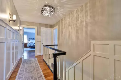 Entry Way - 930 Edwards Rd, Cincinnati, OH 45208 photo 3 of 5