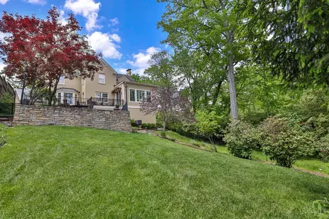 Exterior - 930 Edwards Rd, Cincinnati, OH 45208 photo 18 of 18