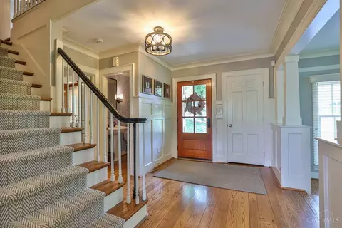 Entry Way - 930 Edwards Rd, Cincinnati, OH 45208 photo 1 of 5